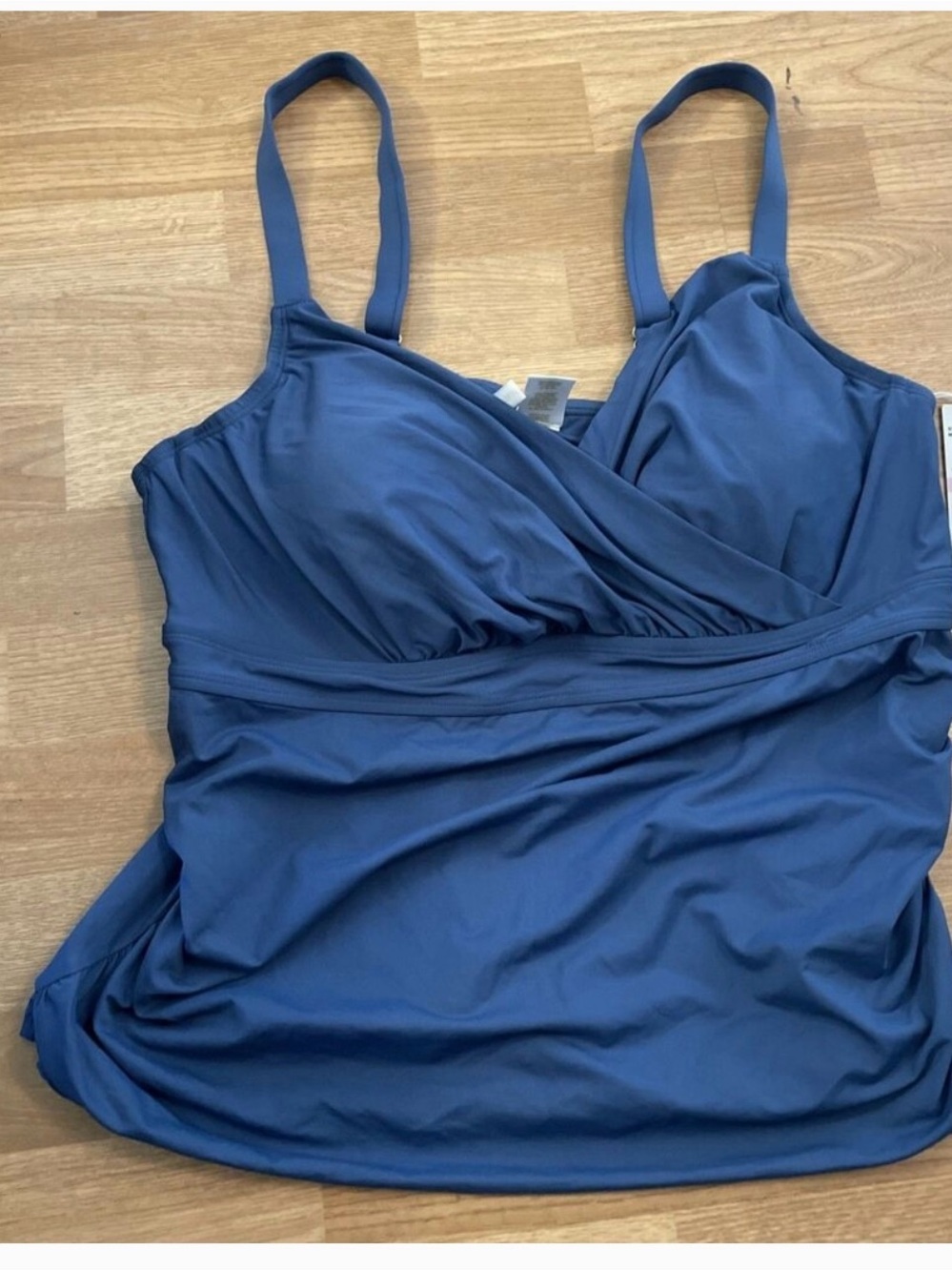 NWT Anne Cole
Plus Size Shirred Tankini Top - Picture 4 of 4